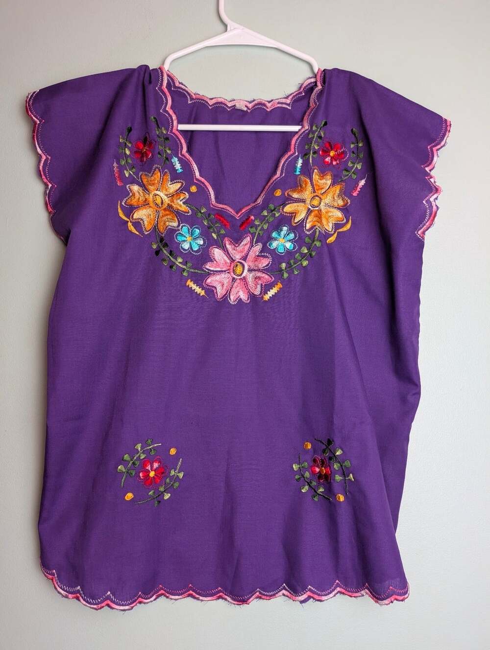 ​Bohochic Vintage Purple Floral Embroidered Mexican Blouse Size 34